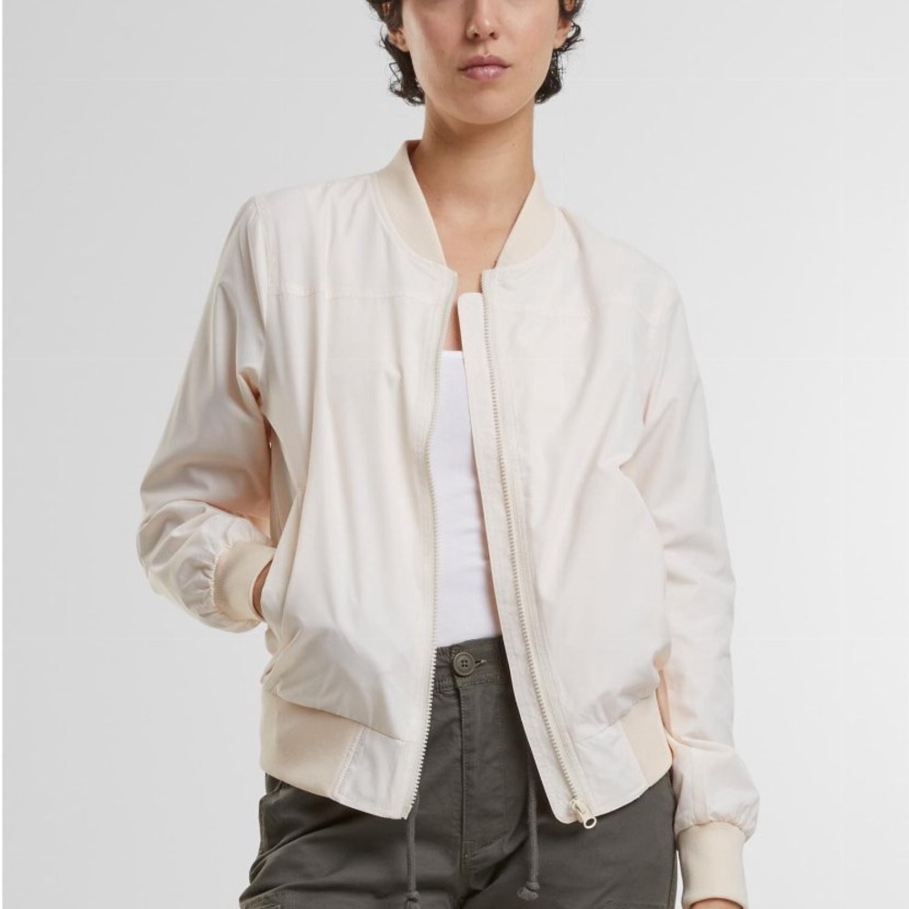 Uniqlo Cream Bomber Jacket with Lightweight Material and Relaxed Fit